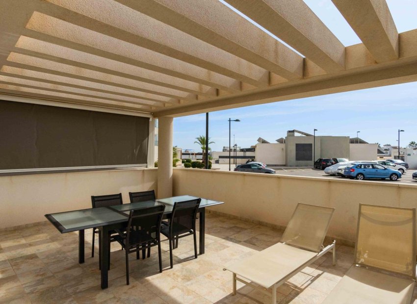 Alquiler a largo plazo - Apartamento / piso - Orihuela Costa - Villamartín