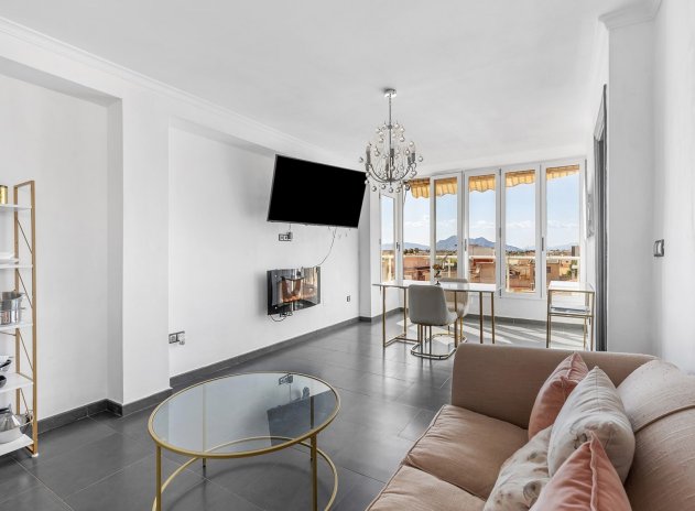 Apartamento / Piso - Reventa - Daya Nueva - Daya Nueva