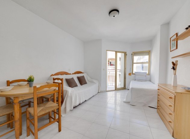 Apartamento / piso - Reventa - Torrevieja - Estacion de autobuses