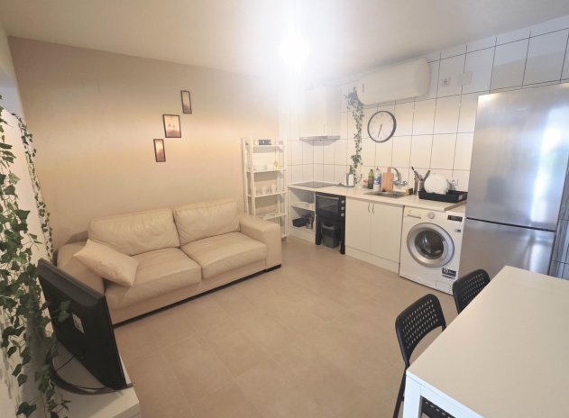 Apartamento / Piso - Reventa - Torrevieja - Torrevieja