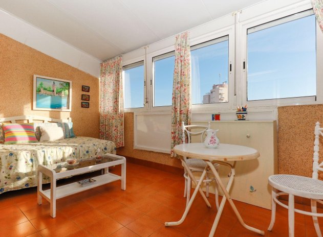Apartamento / Piso - Reventa - Torrevieja - Torrevieja