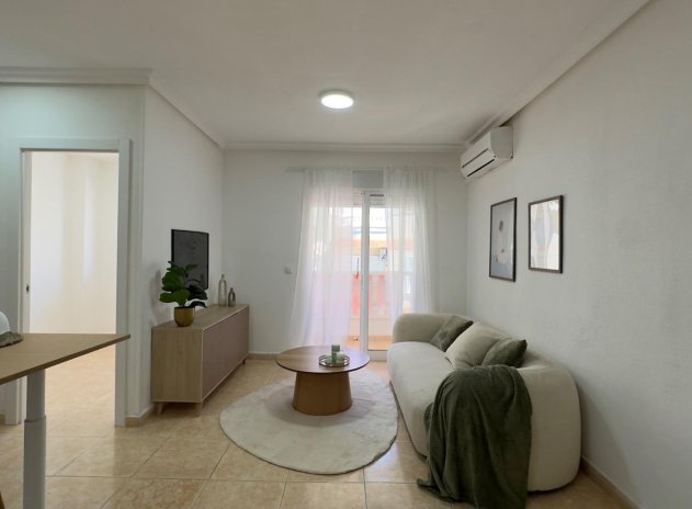 Apartamento / Piso - Reventa - Torrevieja - Torrevieja