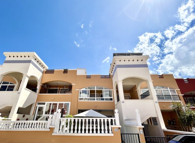 Apartment / Flat * - Resale - Los Altos * - Los Altos *