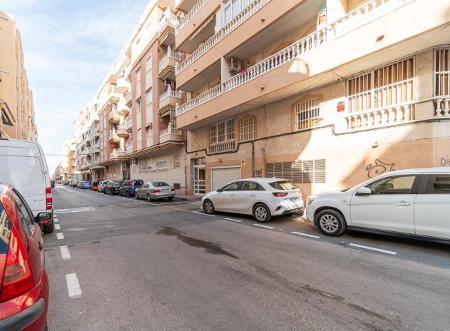 Apartment / flat - Resale - Torrevieja - Center