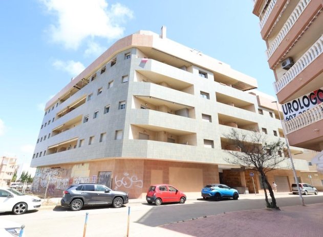 Apartment / Flat * - Resale - Torrevieja * - La Mata *