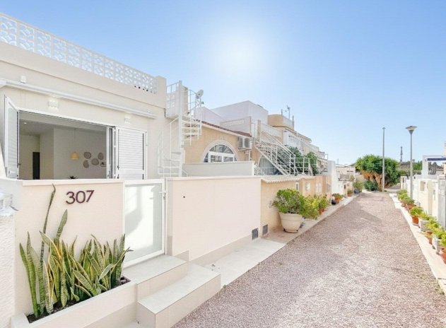 Apartment / Flat * - Resale - Torrevieja * - La Siesta *
