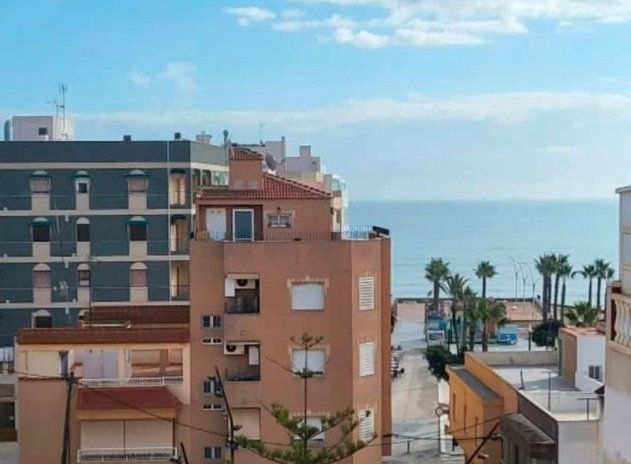 Apartment / flat - Resale - Torrevieja - Playa de los Locos