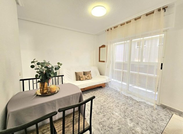 Apartment / Flat * - Resale - Torrevieja * - Playa de los Locos *