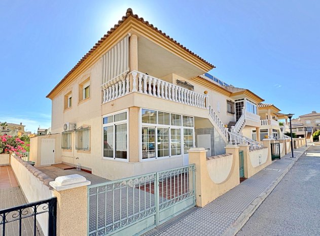 Appartement - Herverkoop - Orihuela Costa - La Zenia