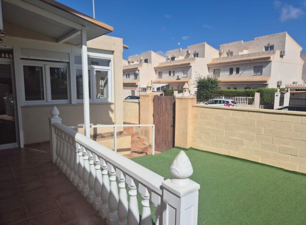 Appartement - Herverkoop - Orihuela Costa - La Zenia