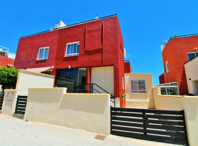 Casa adosada - Reventa - Villamartin - Villamartín