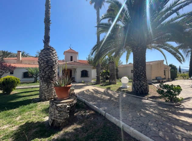 Finca / Country Property *  - Resale - Elda - Elda