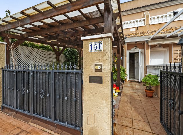 Finca / Country Property *  - Resale - Orihuela Costa * - Villamartín * 