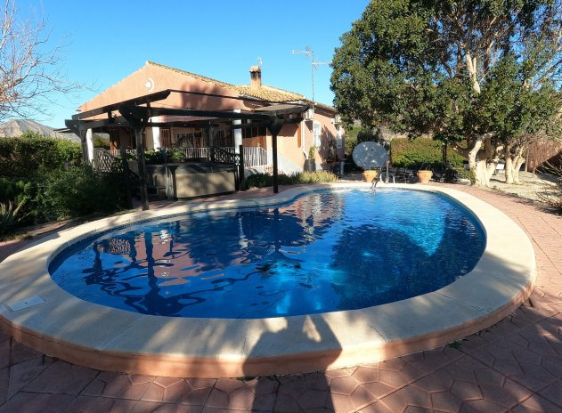 Finca / Ländliches Wohnhaus - Wiederverkauf - Orihuela - Orihuela