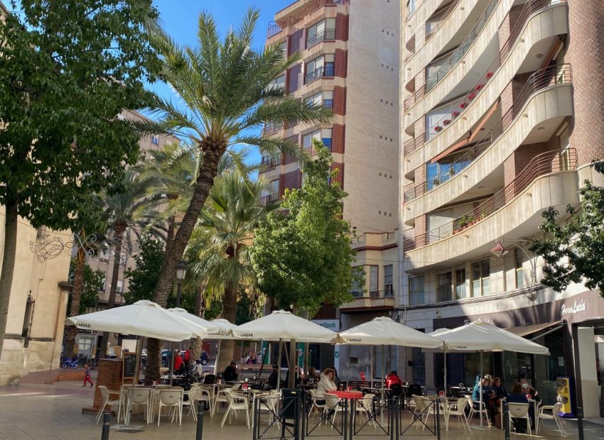 Herverkoop - Appartement / flat - Elche - Center