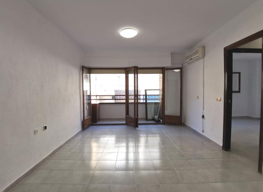 Herverkoop - Appartement / flat - Torrevieja - Estacion de autobuses