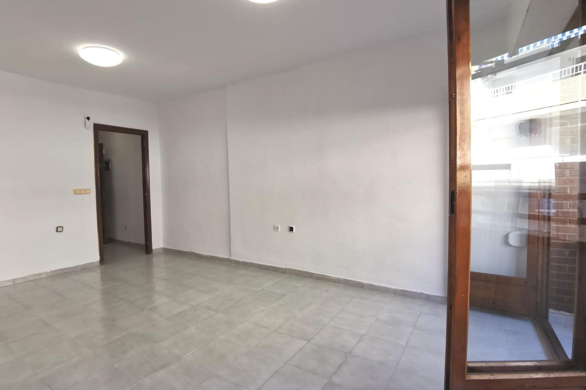 Herverkoop - Appartement / flat - Torrevieja - Estacion de autobuses