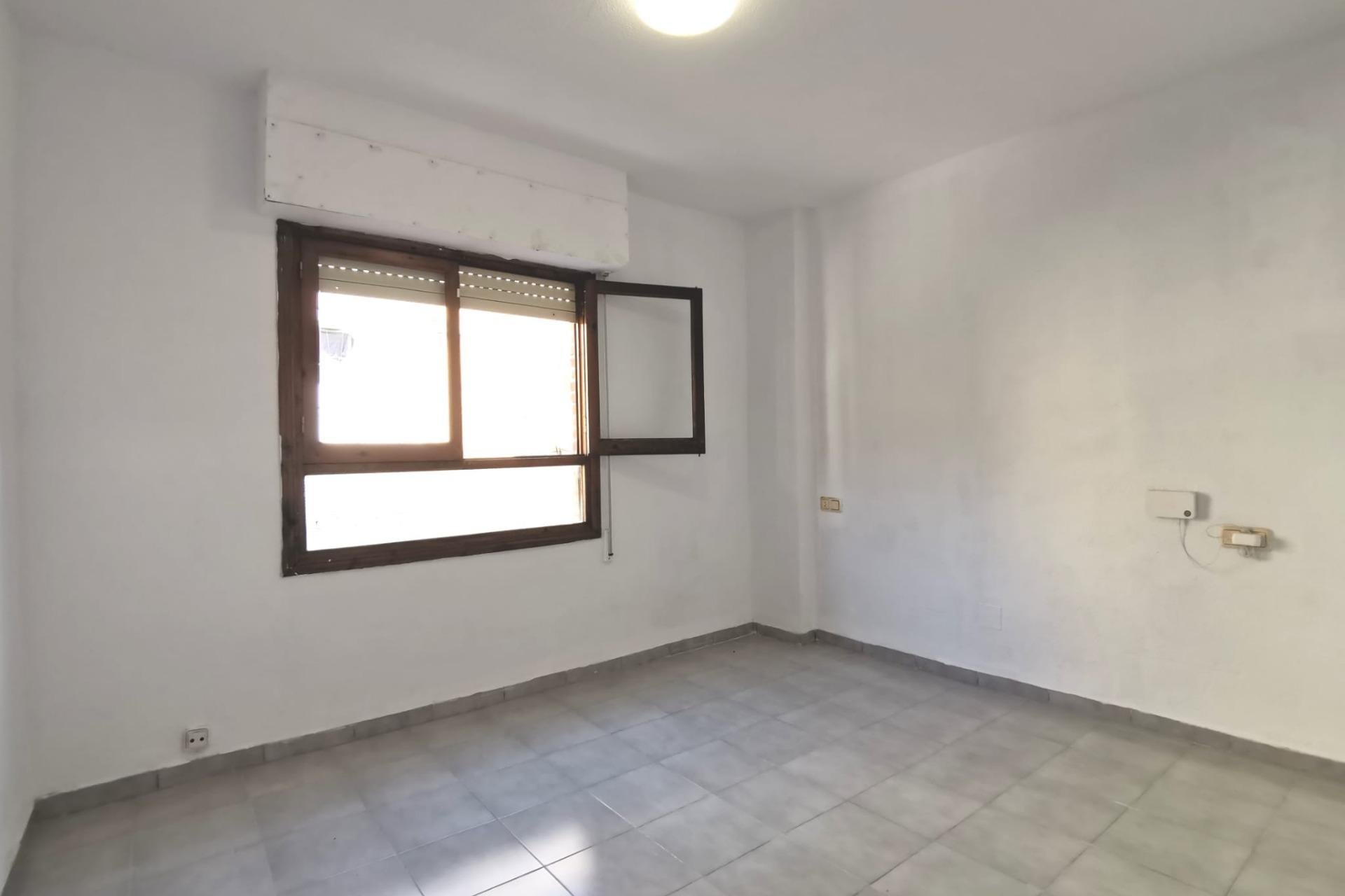 Herverkoop - Appartement / flat - Torrevieja - Estacion de autobuses