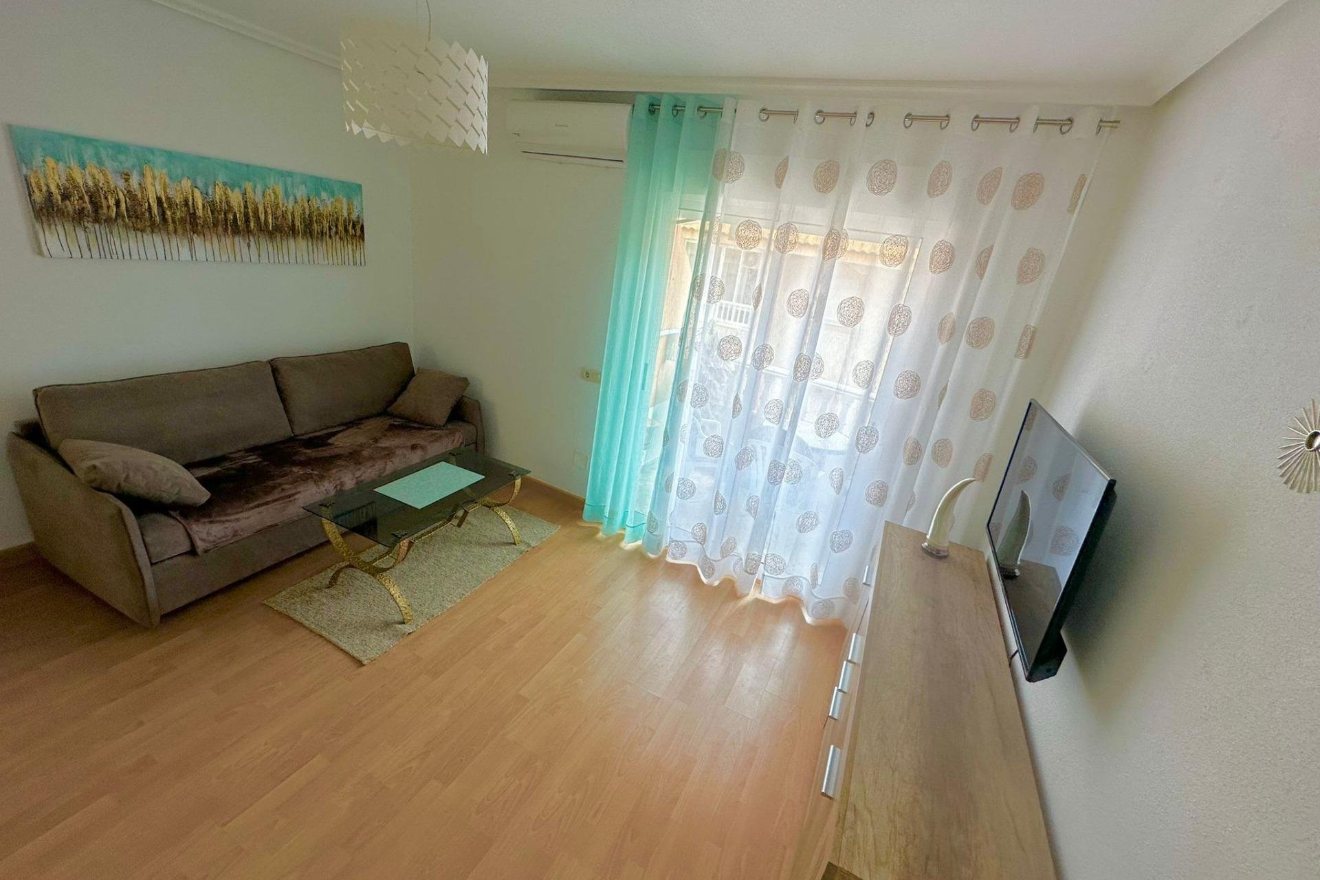 Herverkoop - Appartement / flat - Torrevieja - Estacion de autobuses