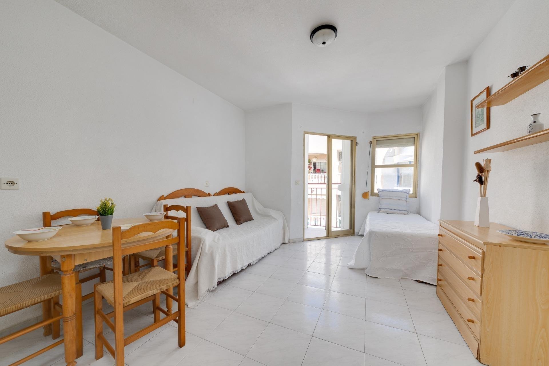 Herverkoop - Appartement / flat - Torrevieja - Estacion de autobuses