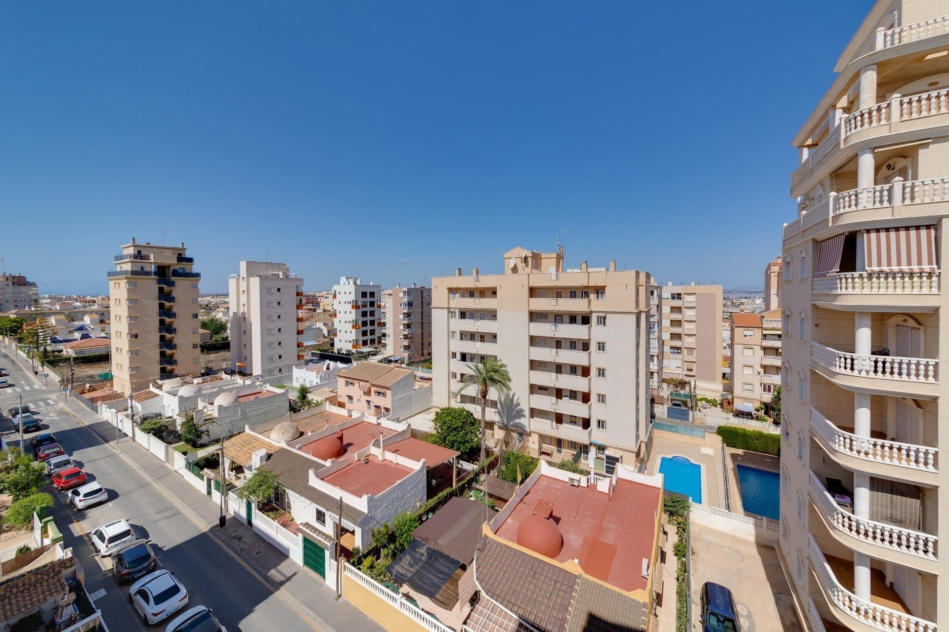 Herverkoop - Appartement / flat - Torrevieja - Estacion de autobuses