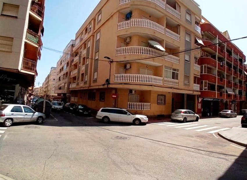 Herverkoop - Appartement / flat - Torrevieja - Estacion de autobuses