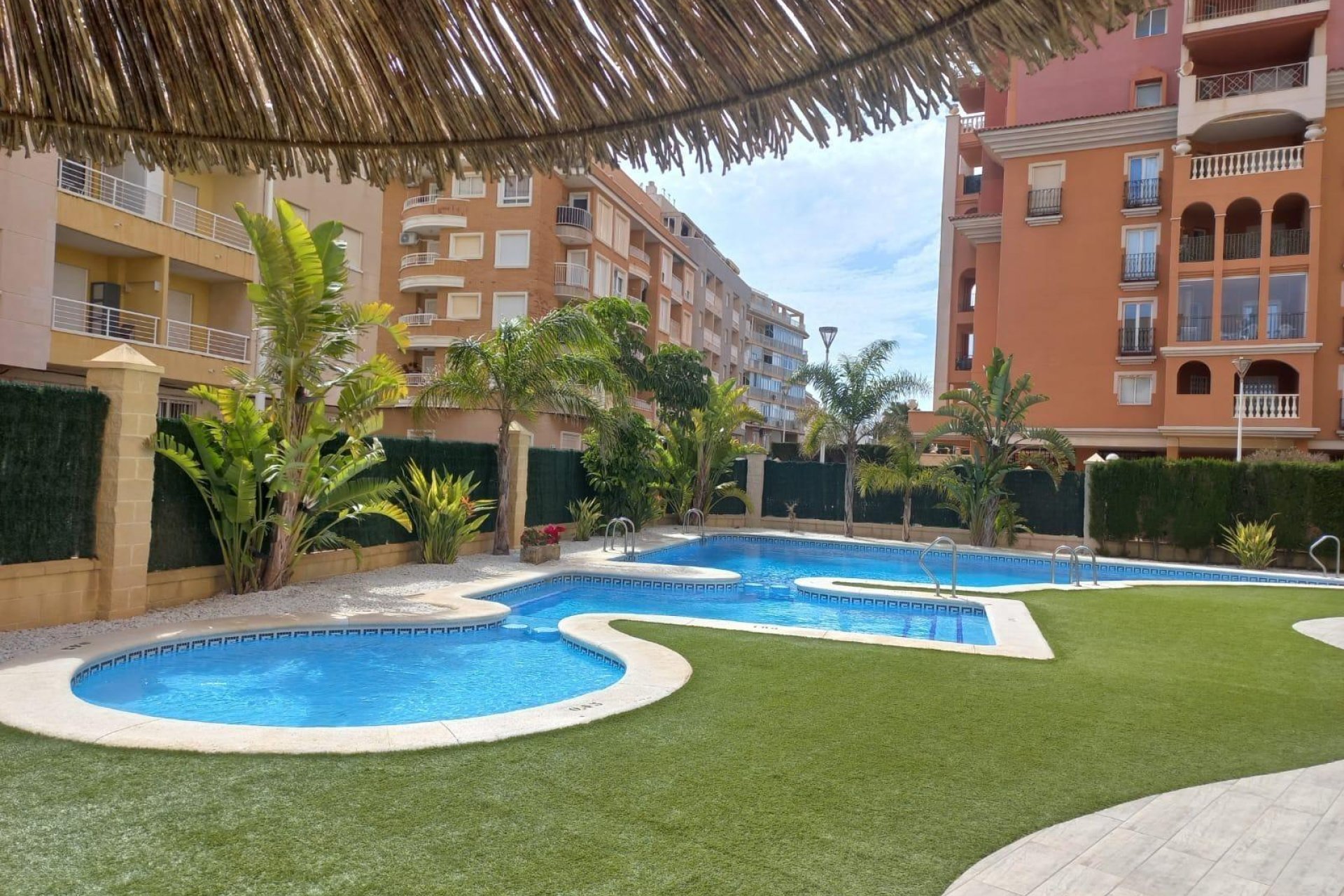 Herverkoop - Appartement / flat - Torrevieja - Habaneras