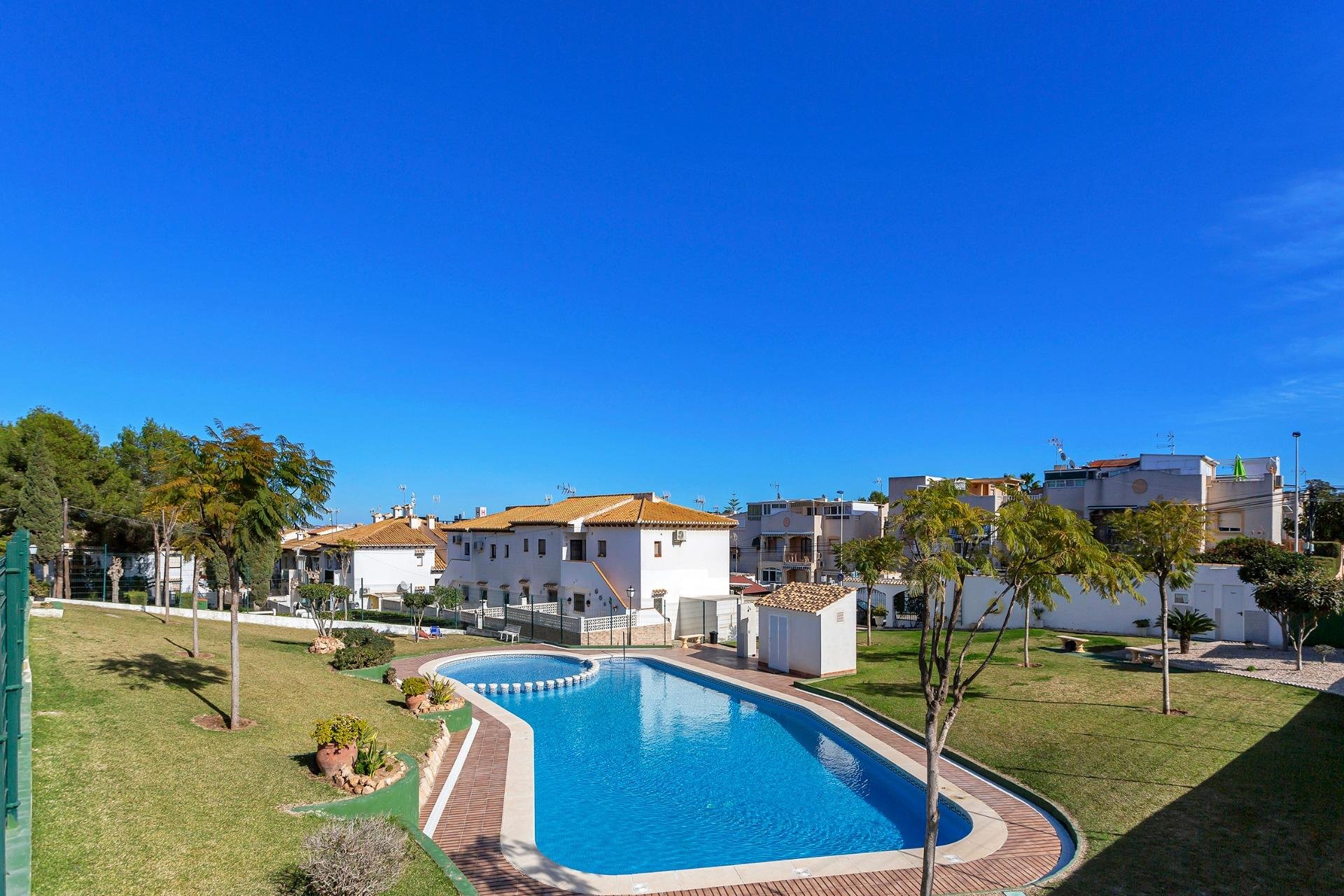 Herverkoop - Appartement / flat - Torrevieja - Lago jardin