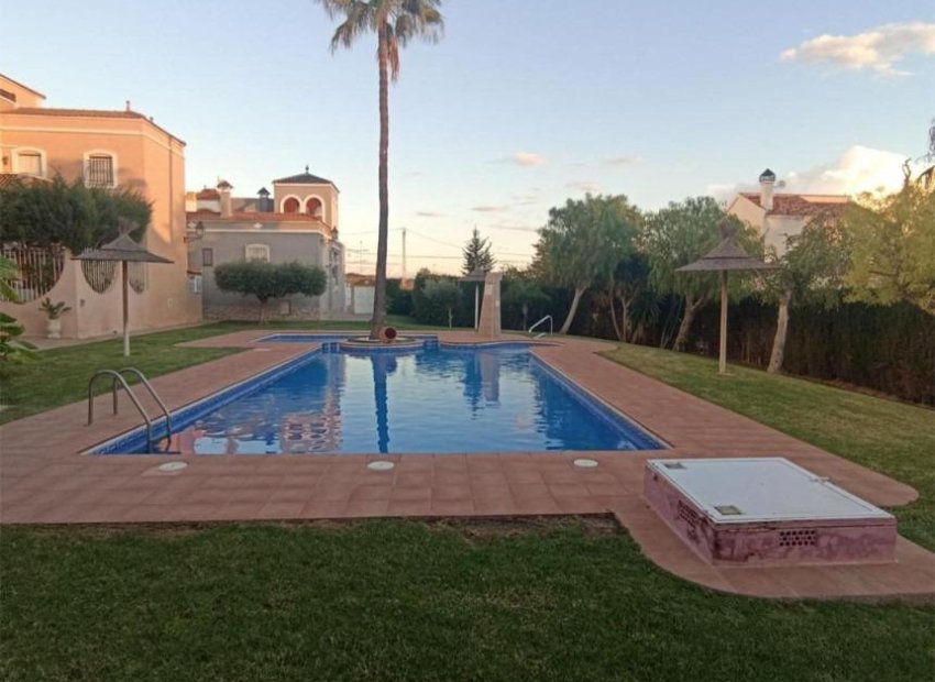 Herverkoop - Appartement / flat - Torrevieja - Las calas