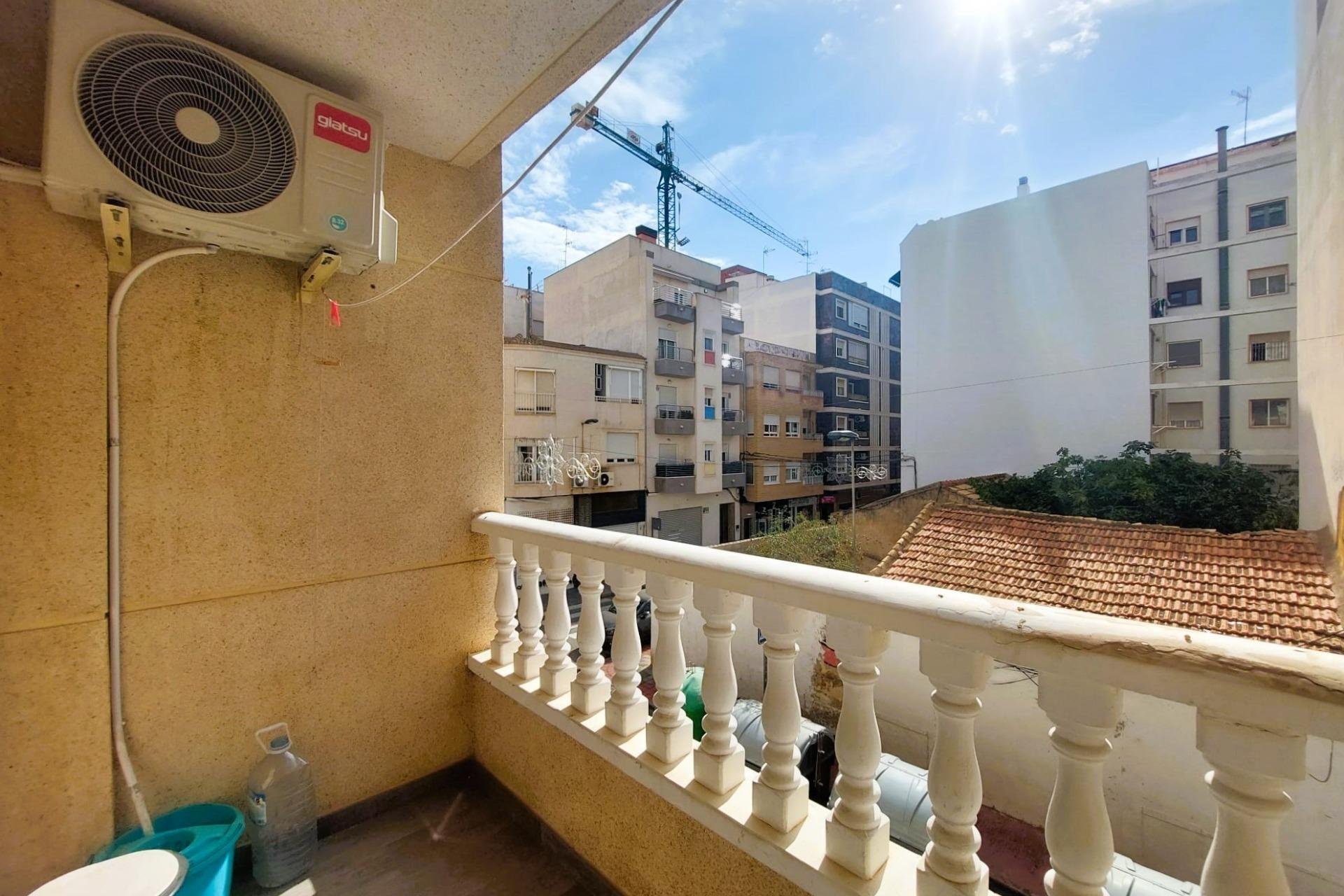 Herverkoop - Appartement / flat - Torrevieja - Paseo maritimo