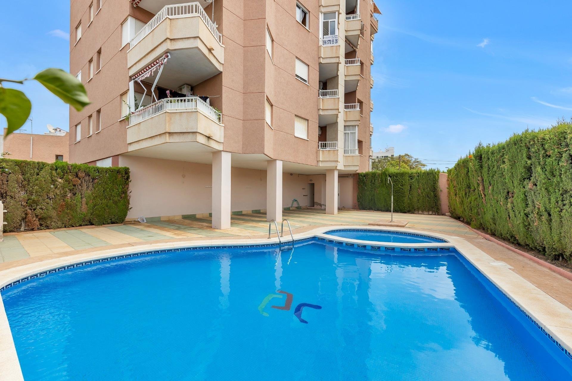 Herverkoop - Appartement / flat - Torrevieja - Playa de los Locos