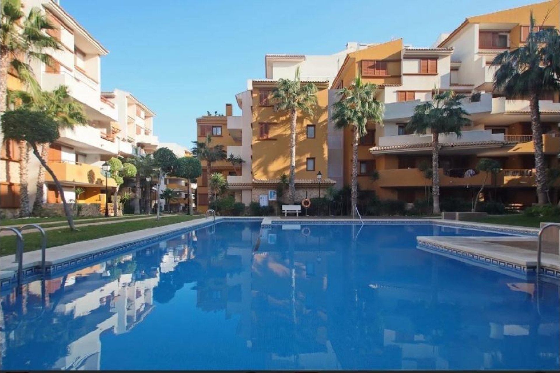 Herverkoop - Appartement / flat - Torrevieja - Punta Prima