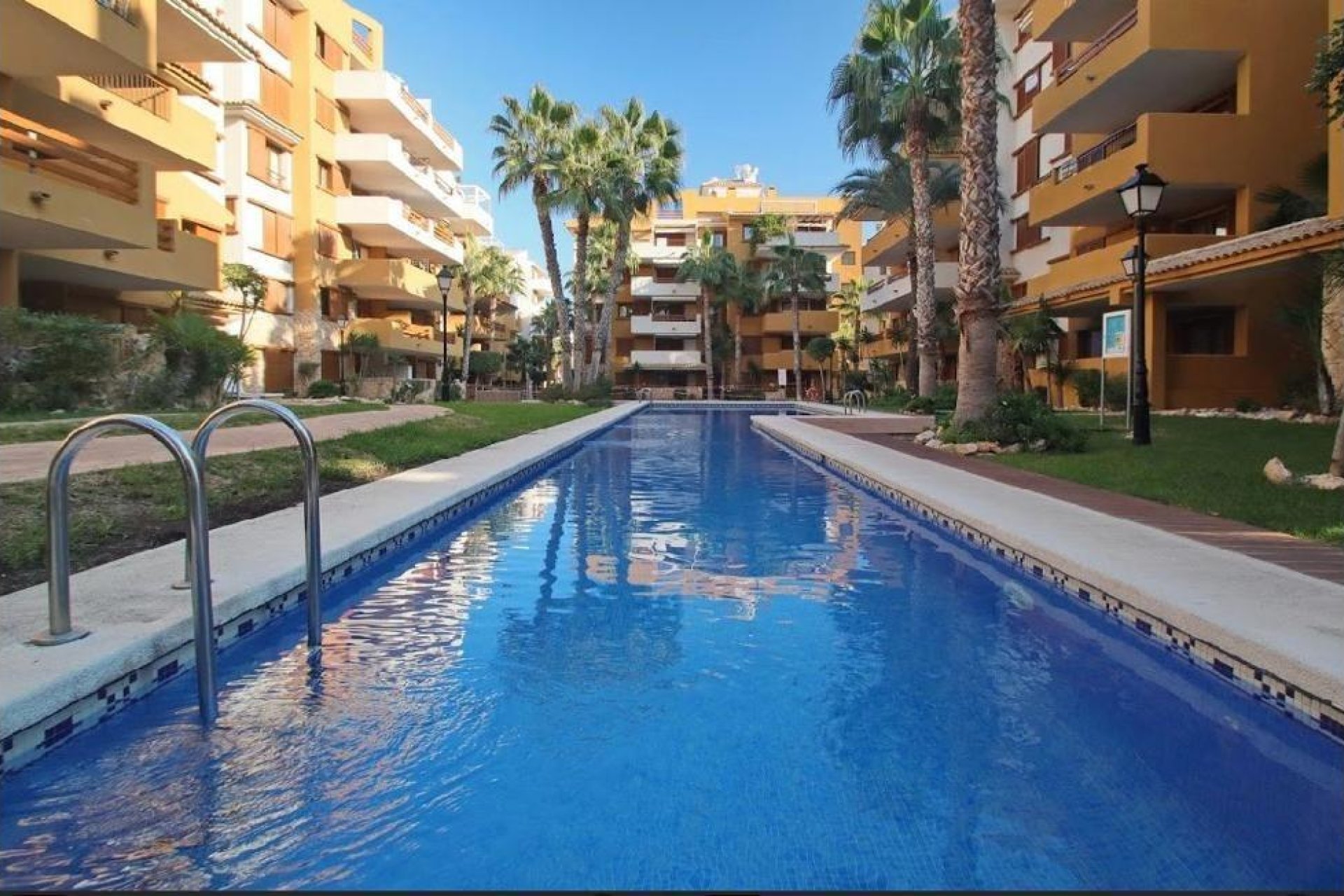 Herverkoop - Appartement / flat - Torrevieja - Punta Prima