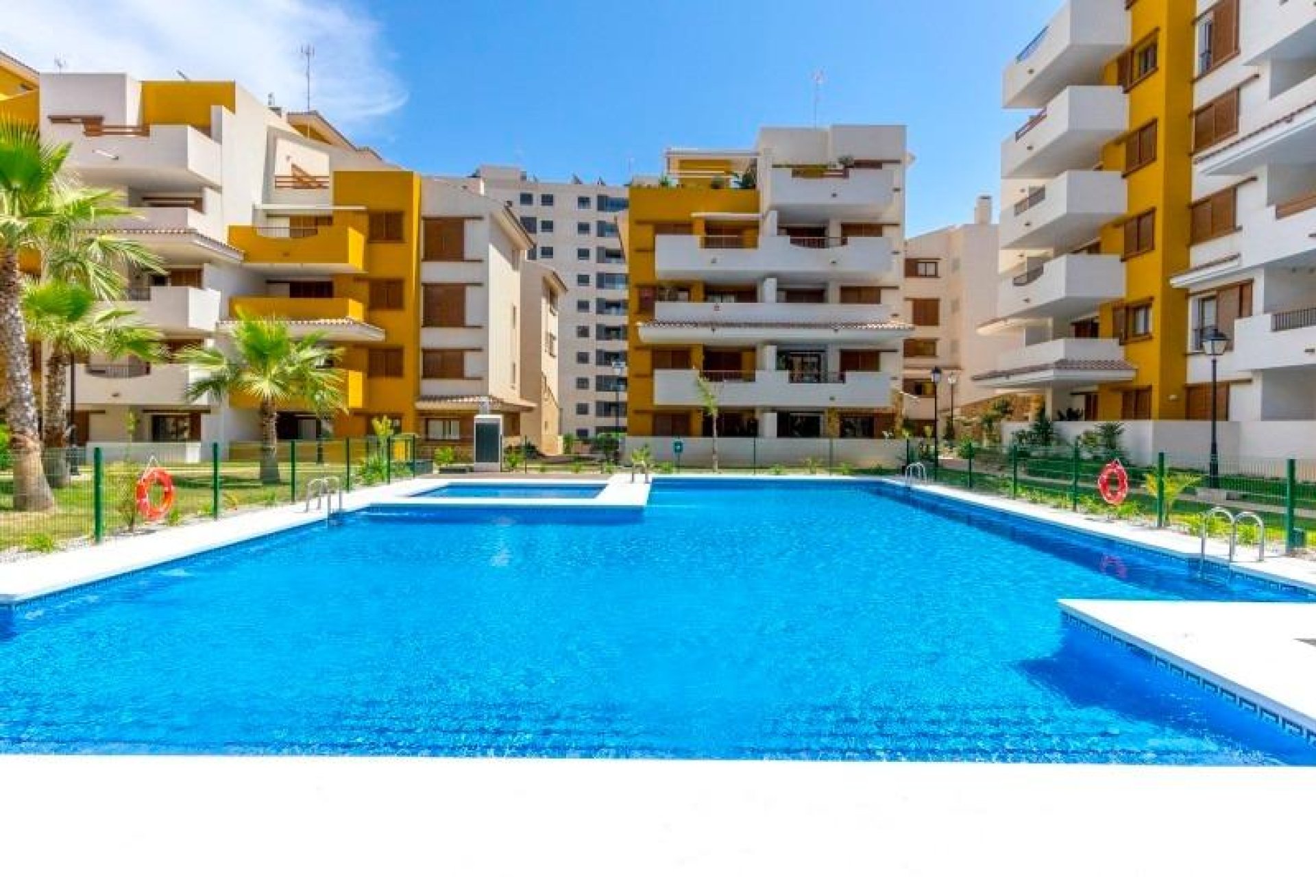 Herverkoop - Appartement / flat - Torrevieja - Punta prima