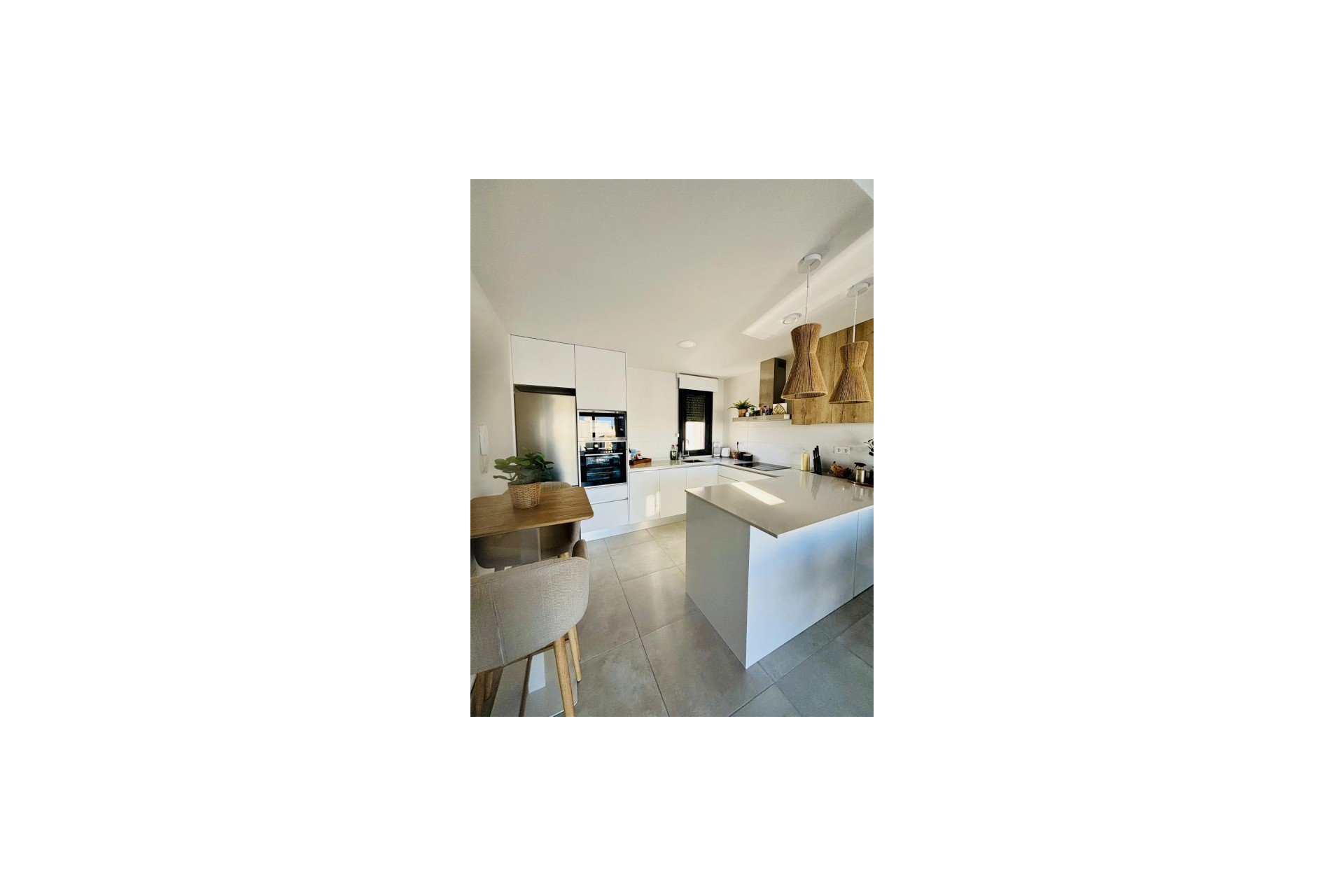 Herverkoop - Appartement - Las Filipinas