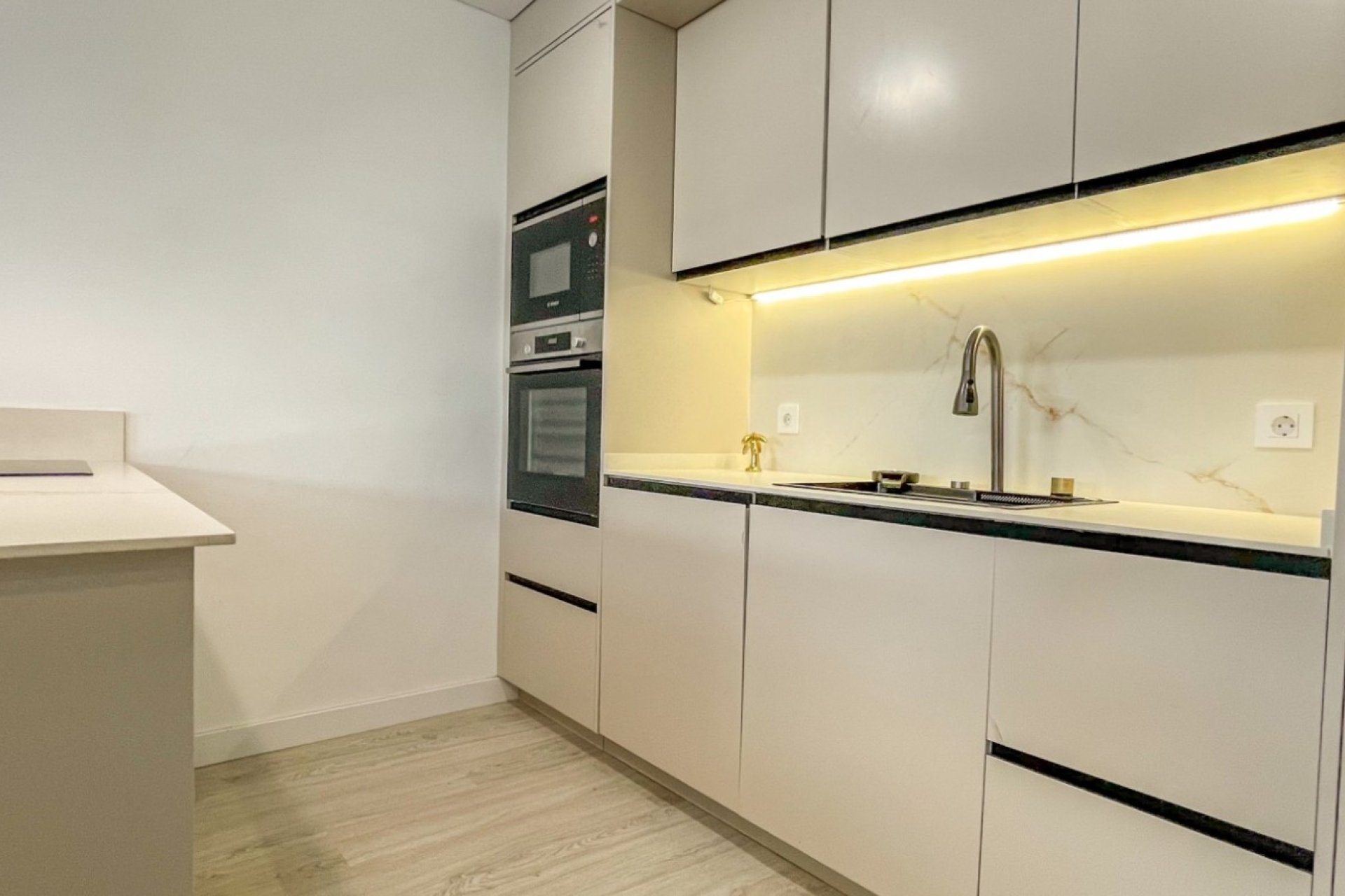 Herverkoop - Appartement - Torrevieja - Acequion