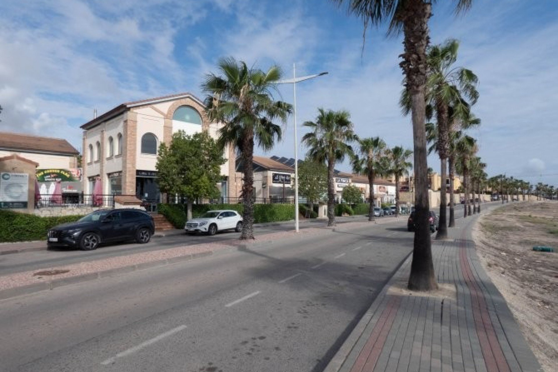 Herverkoop - Commercial Unit - Algorfa - La Finca Golf Course