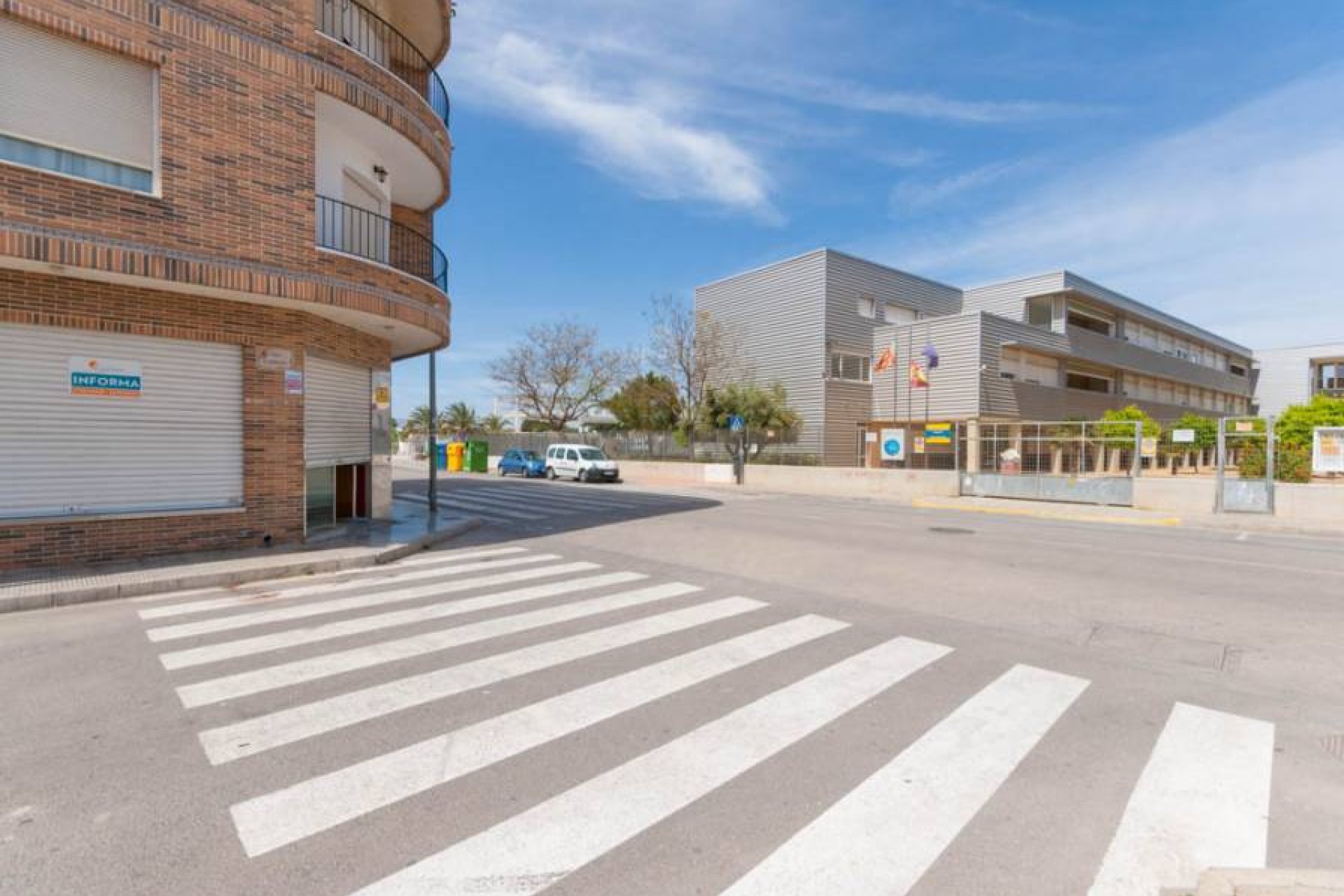 Herverkoop - Commercial Unit - Almoradi - Estación bus