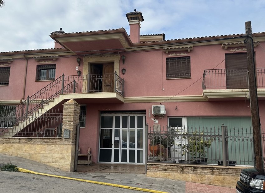 Herverkoop - Commercial Unit - San Miguel de Salinas