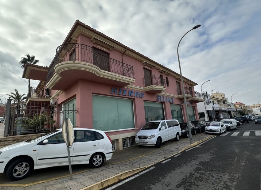 Herverkoop - Commercial Unit - San Miguel de Salinas