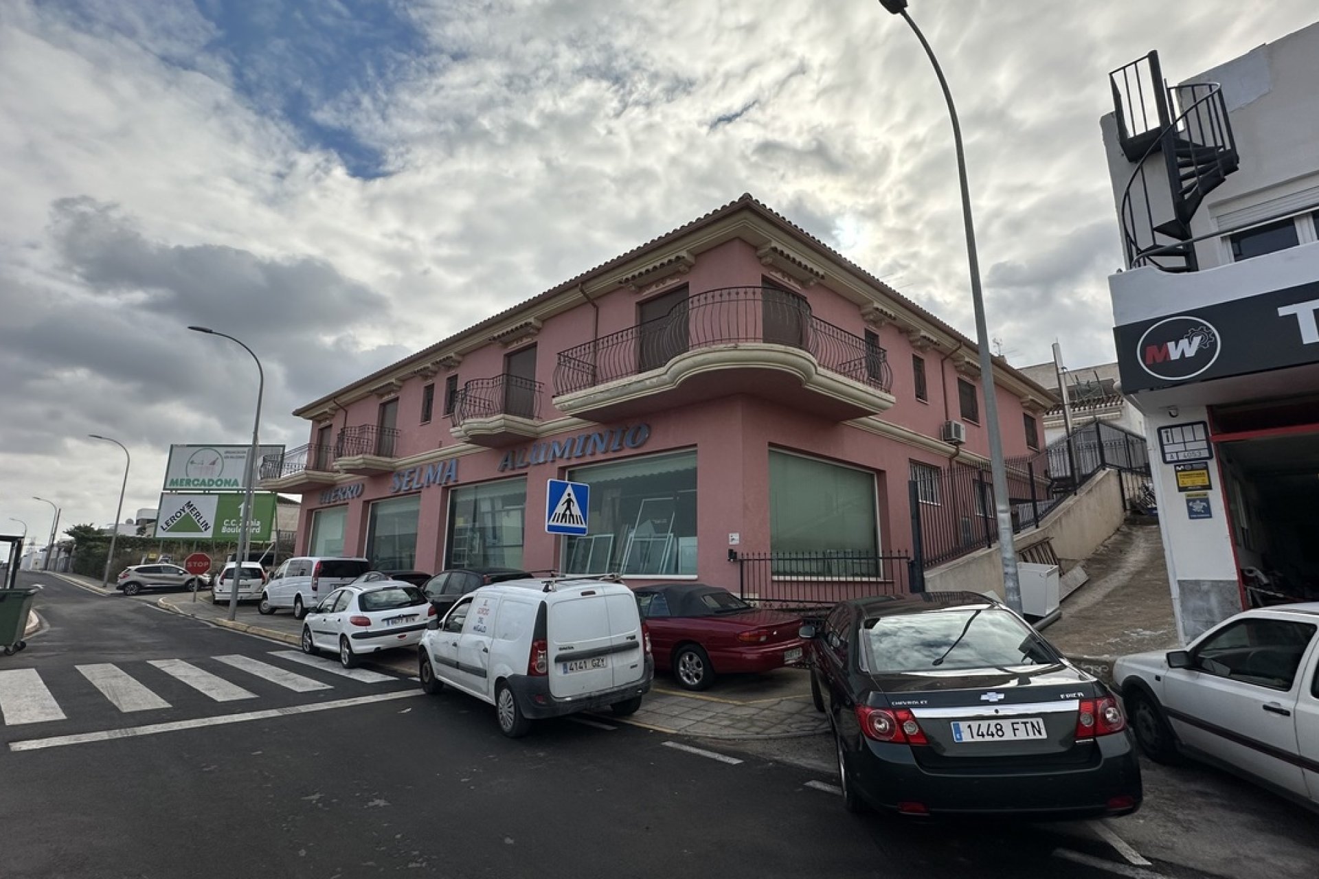 Herverkoop - Commercial Unit - San Miguel de Salinas