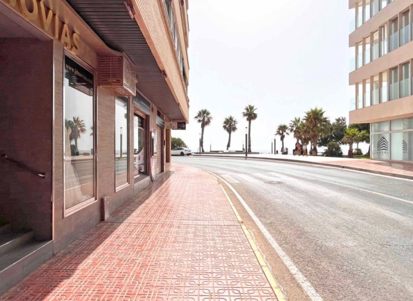 Herverkoop - Commercial Unit - Torrevieja - Playa del Cura