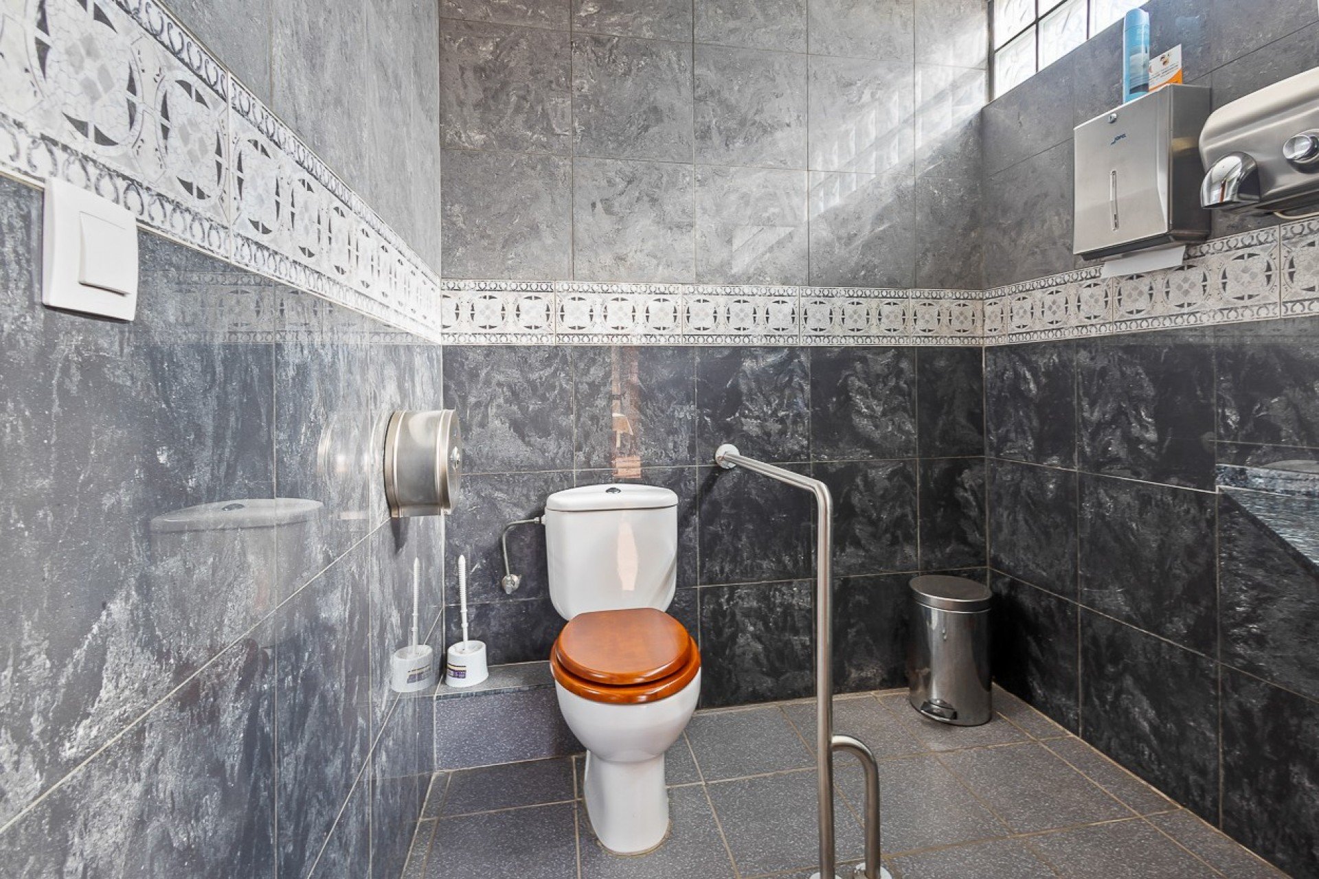 Herverkoop - Commercieel - Los Dolses