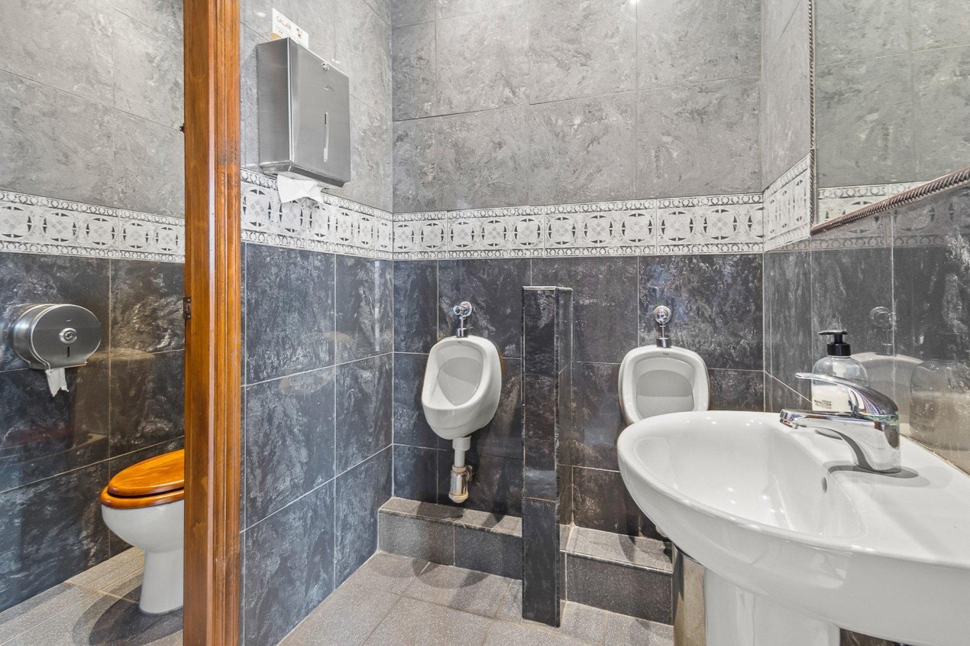 Herverkoop - Commercieel - Los Dolses