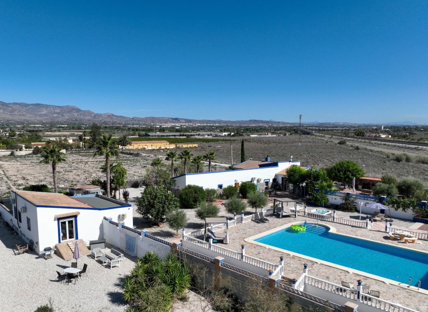 Herverkoop - Finca / Country Property - Crevillente