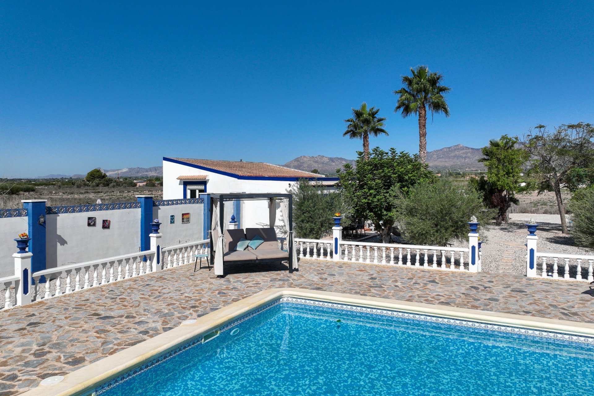 Herverkoop - Finca / Country Property - Crevillente