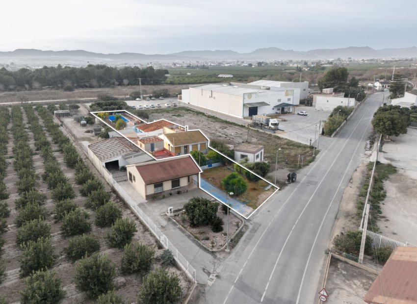 Herverkoop - Finca / Country Property - Orihuela