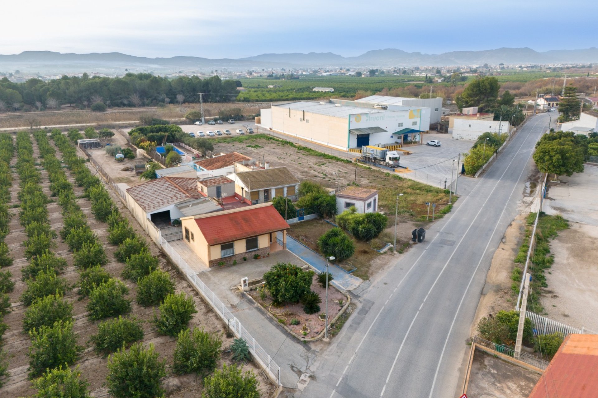 Herverkoop - Finca / Country Property - Orihuela