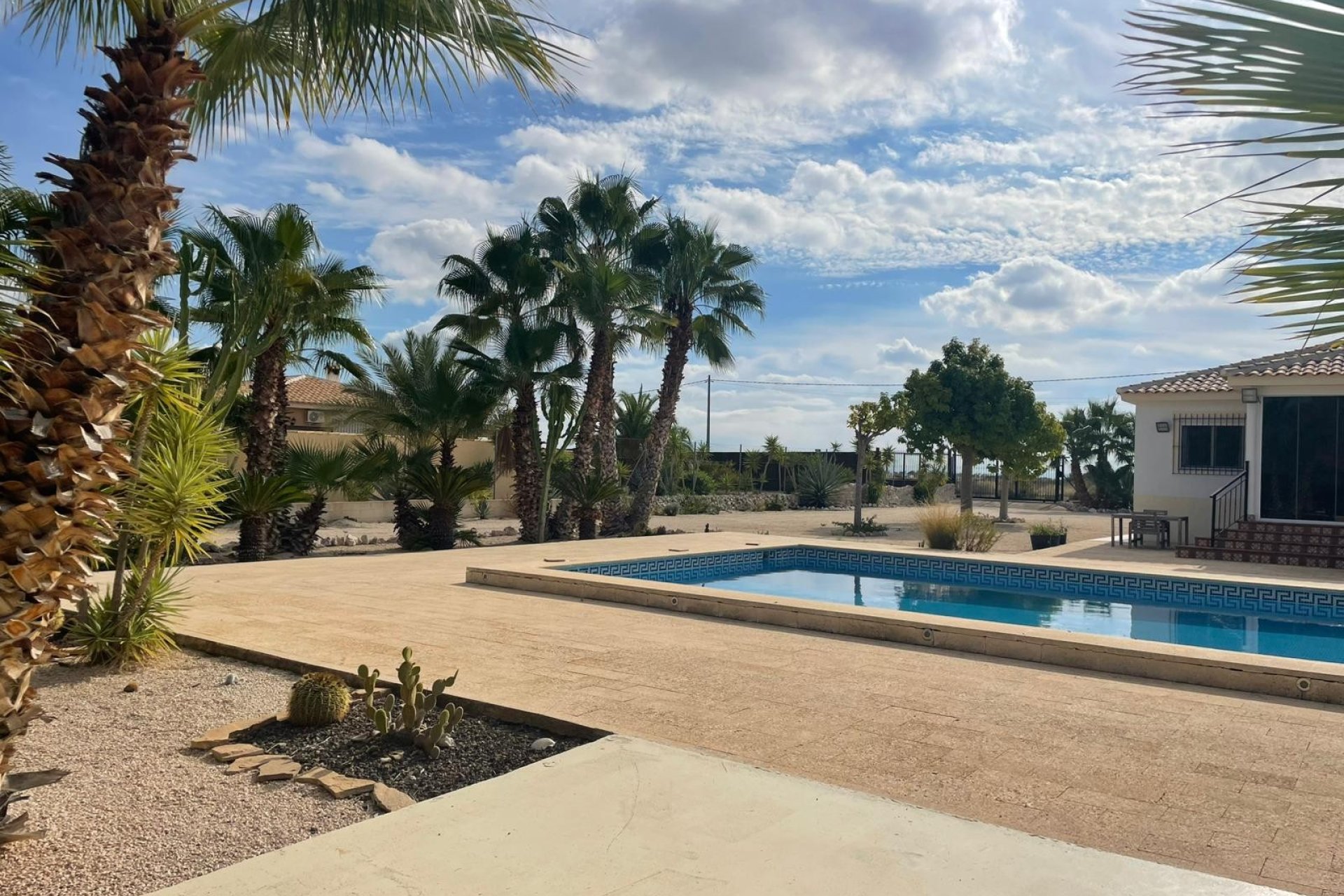 Herverkoop - Finca / Plattelands Woning - Abanilla