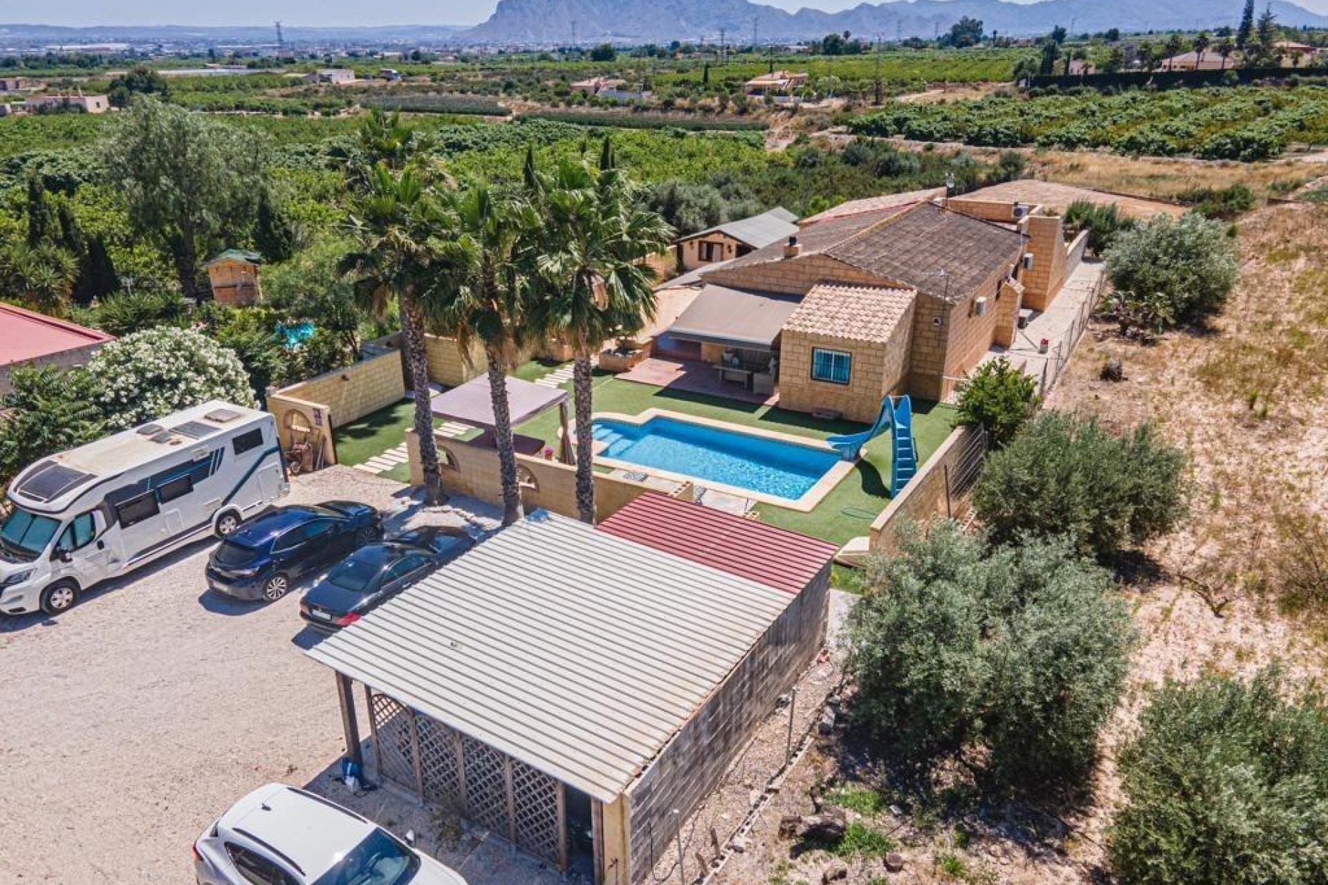 Herverkoop - Finca / Plattelands Woning - Albatera - Pueblo 11